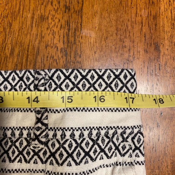 Ann Taylor loft, The Riviera shorts. Size 10 - Picture 11 of 15